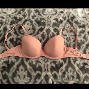PINK Victoria’s Secret Lightly Lined Bra